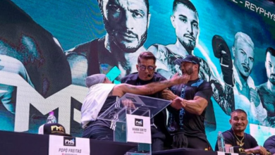 O clima esquentou na coletiva de imprensa do Fight Music Show 4, em São Paulo, quando Acelino Popó Freitas e Kléber Bambam, que se enfrentarão no ringue em fevereiro, protagonizaram uma cena intensa.